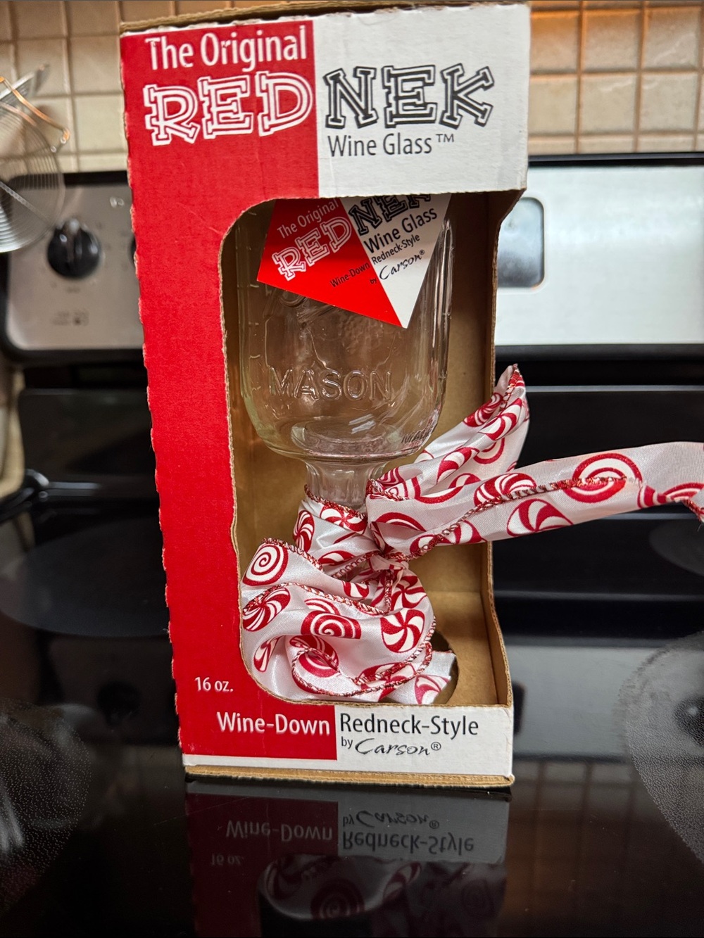 Mason Wine Glass - Clear Glass with Red Accents